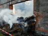 Požár seníku v Bartošovicích, uhořeli mladí býci. foto: Tomáš Lach