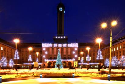 vítězný návrh hlasování o vánočního osvětlení náměstí
